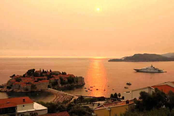 Apartments Dragisic Sveti Stefan Esterno foto