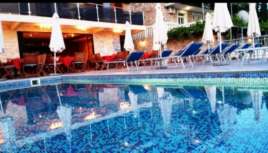 Apartments Dragisic Sveti Stefan Esterno foto